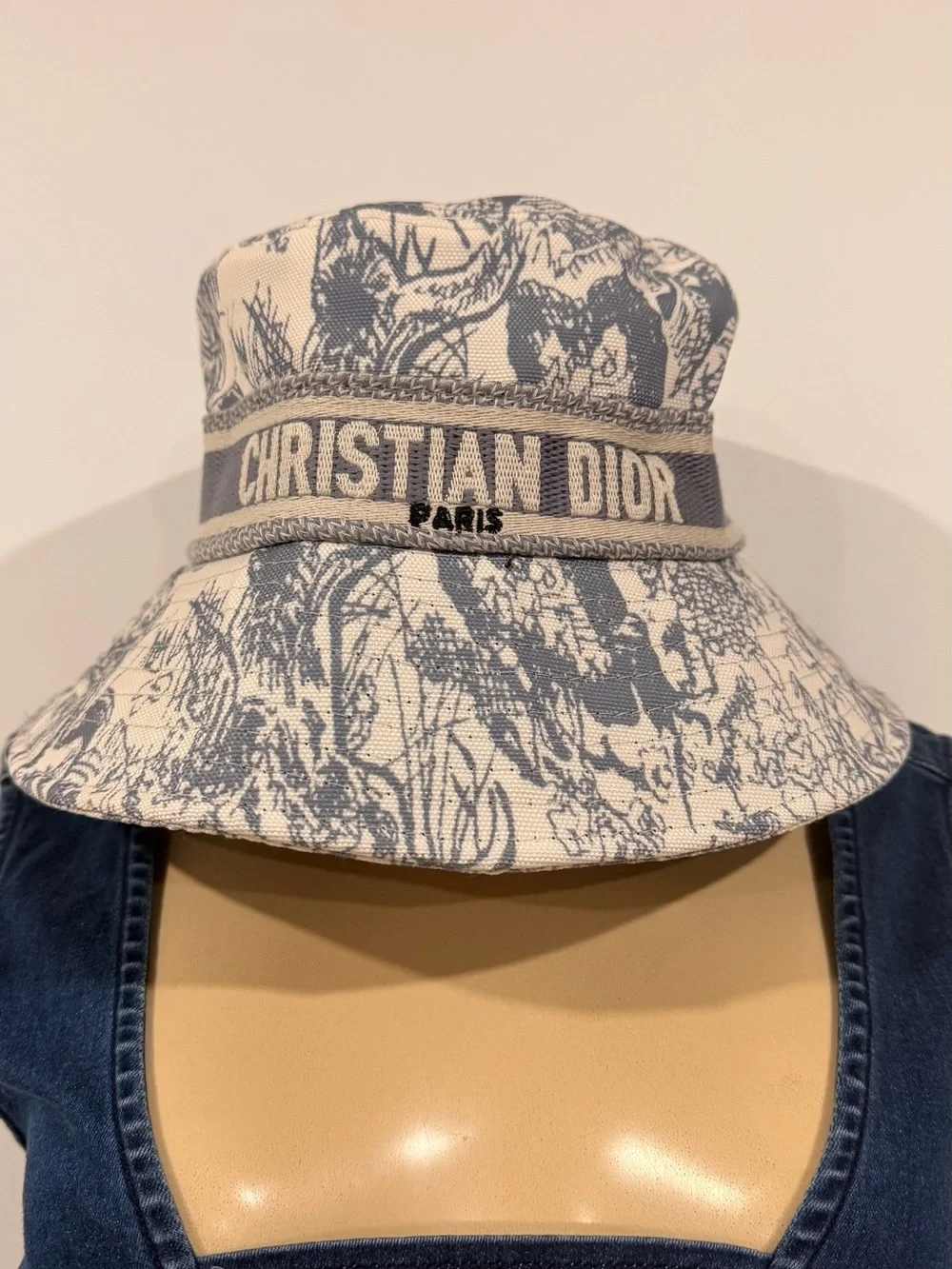 Unisex bucket hat